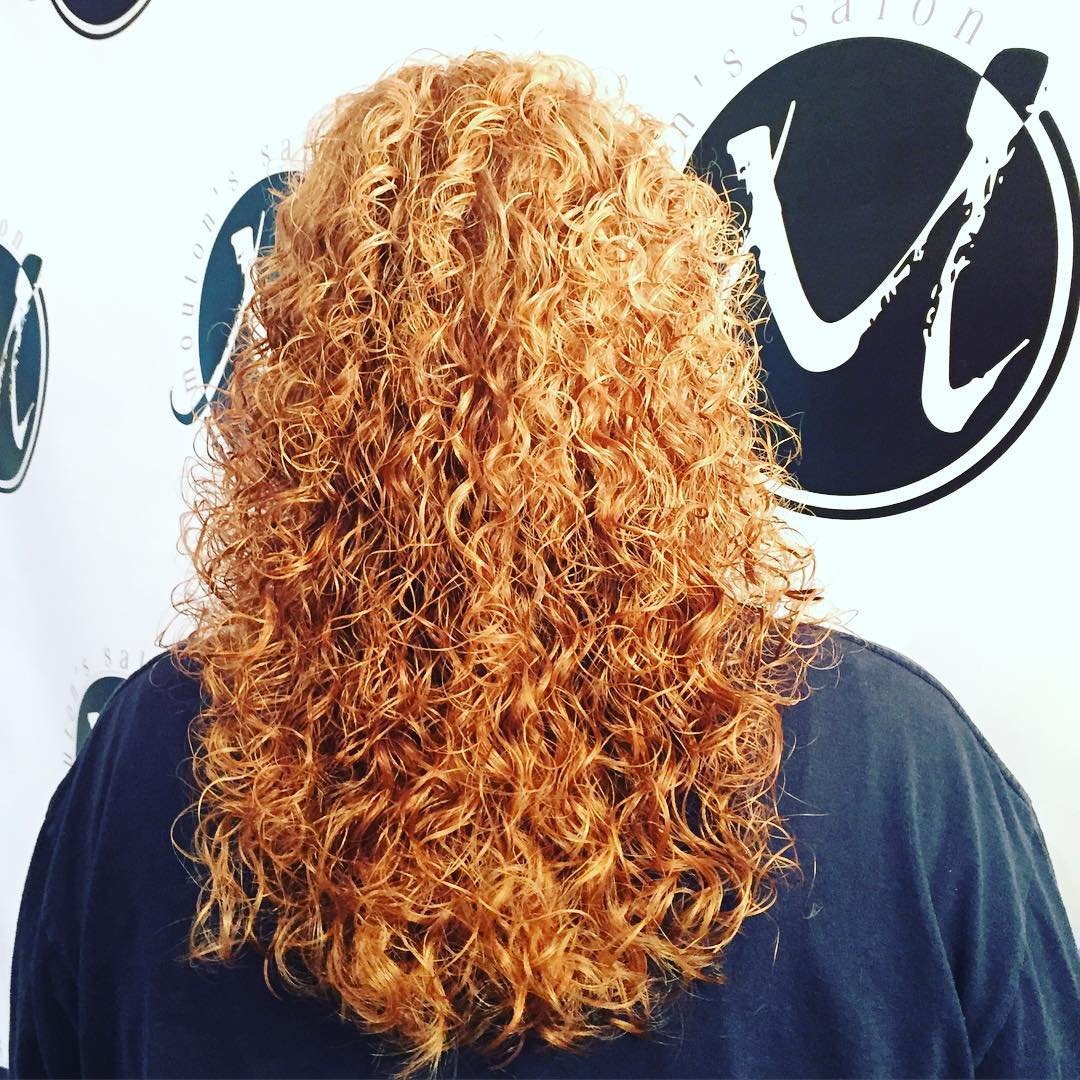 Спиральная биозавивка волос