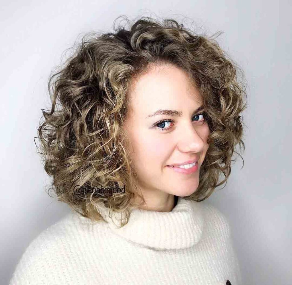 Каре Пикси Боб на кудрявые волосы