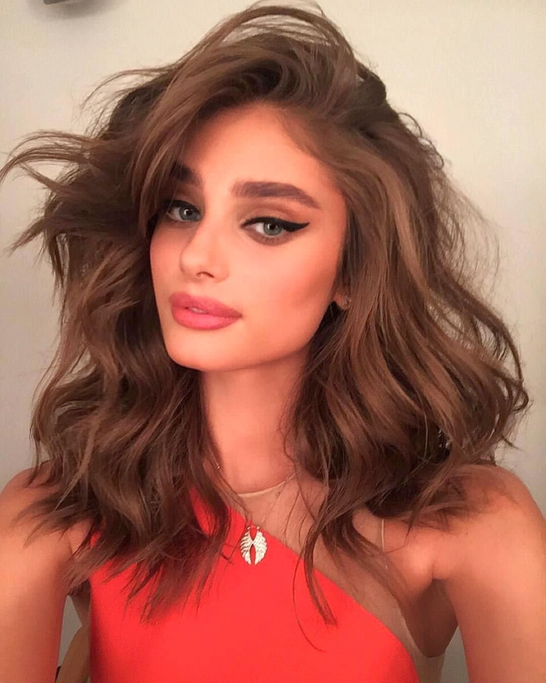 Укладка на средние волосы Локоны