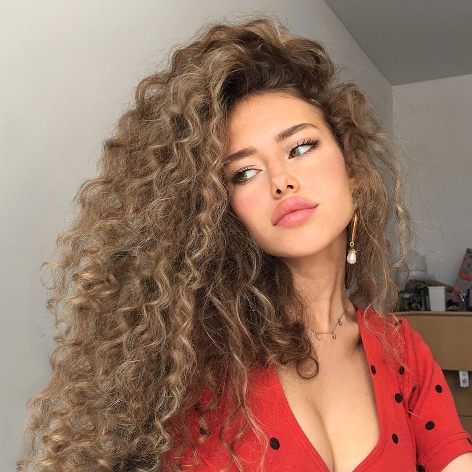 Натали Литвинова с кудрями