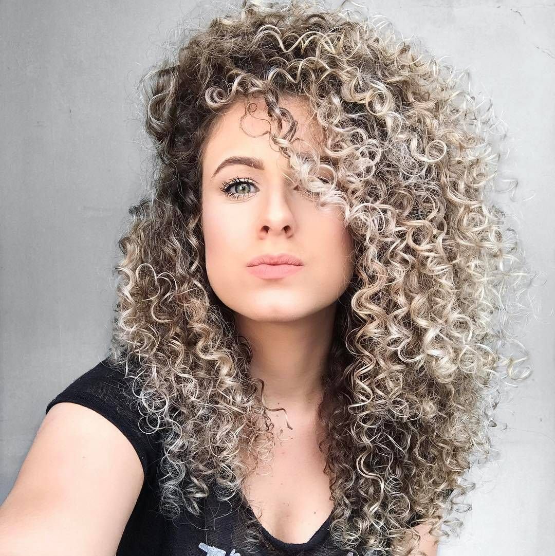 Кристина Черкасова афро кудри