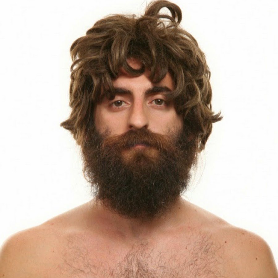 Обросший мужчина