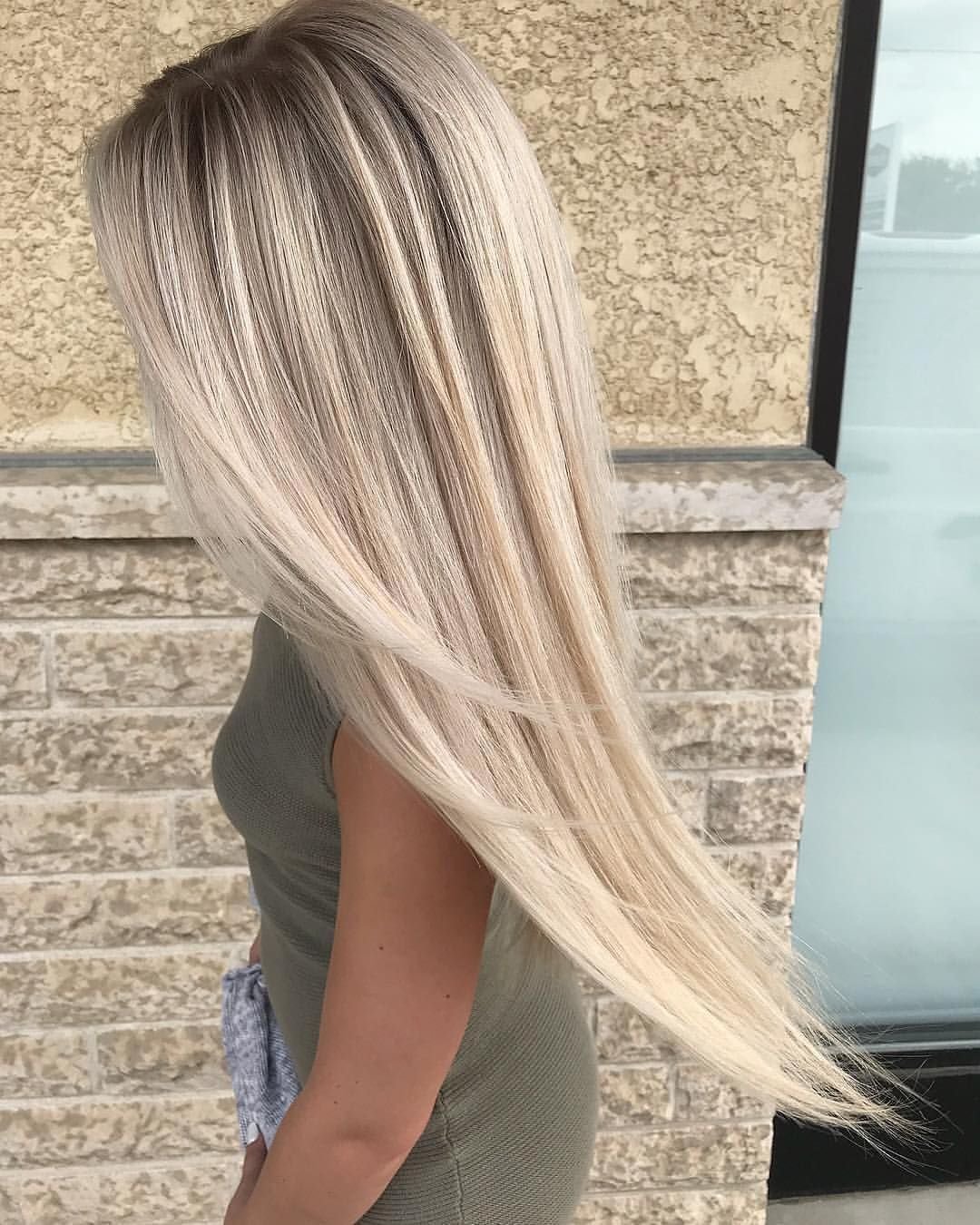 Белое мелирование на светло русых волосах