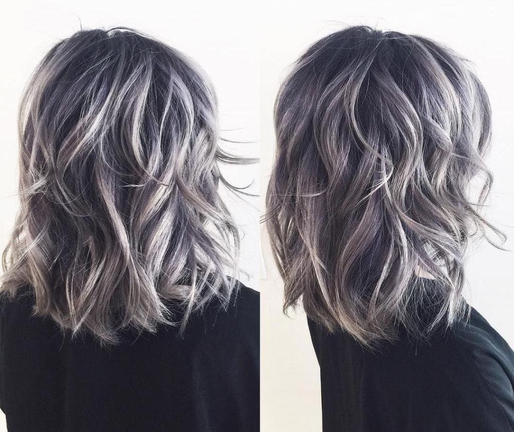 Пепельный шатуш на темные волосы каре