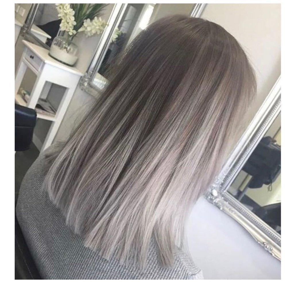 Пепельный балаяж на каре