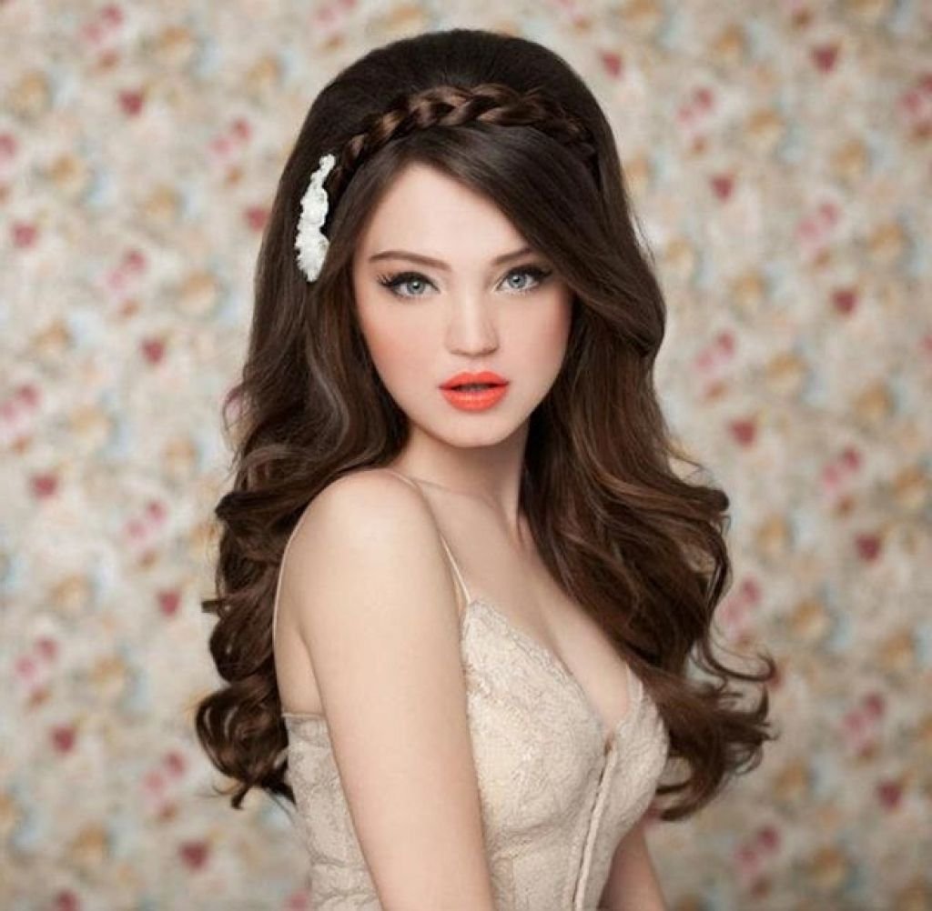 Прически на длинные волосы распущенные