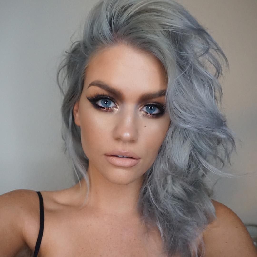 Пепельные волосы у девушек