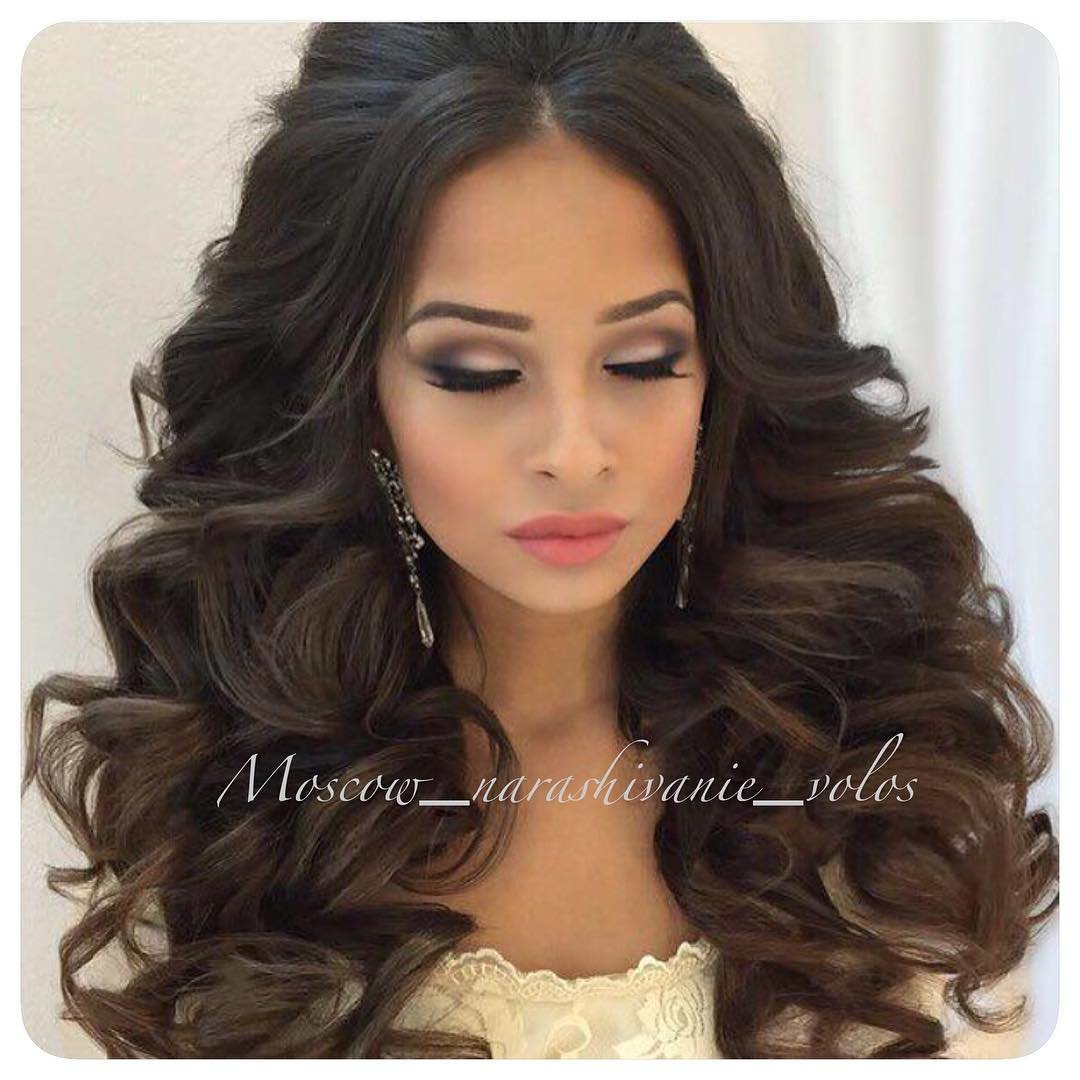 Косички на висках и кудри