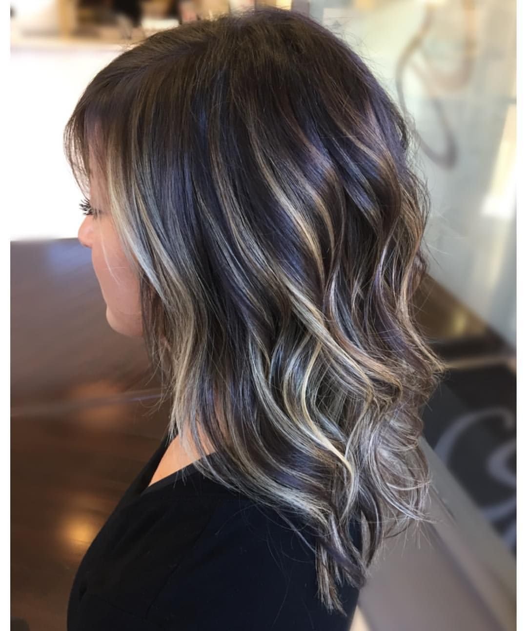 Мелировка на темные волосы с проседью