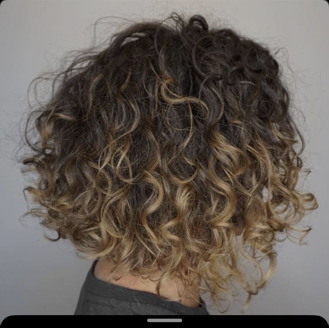 Шатуш на короткие кудрявые волосы