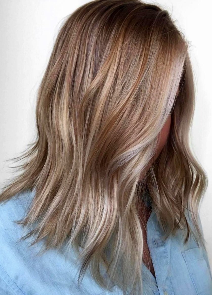 Пепельный балаяж на удлиненном каре