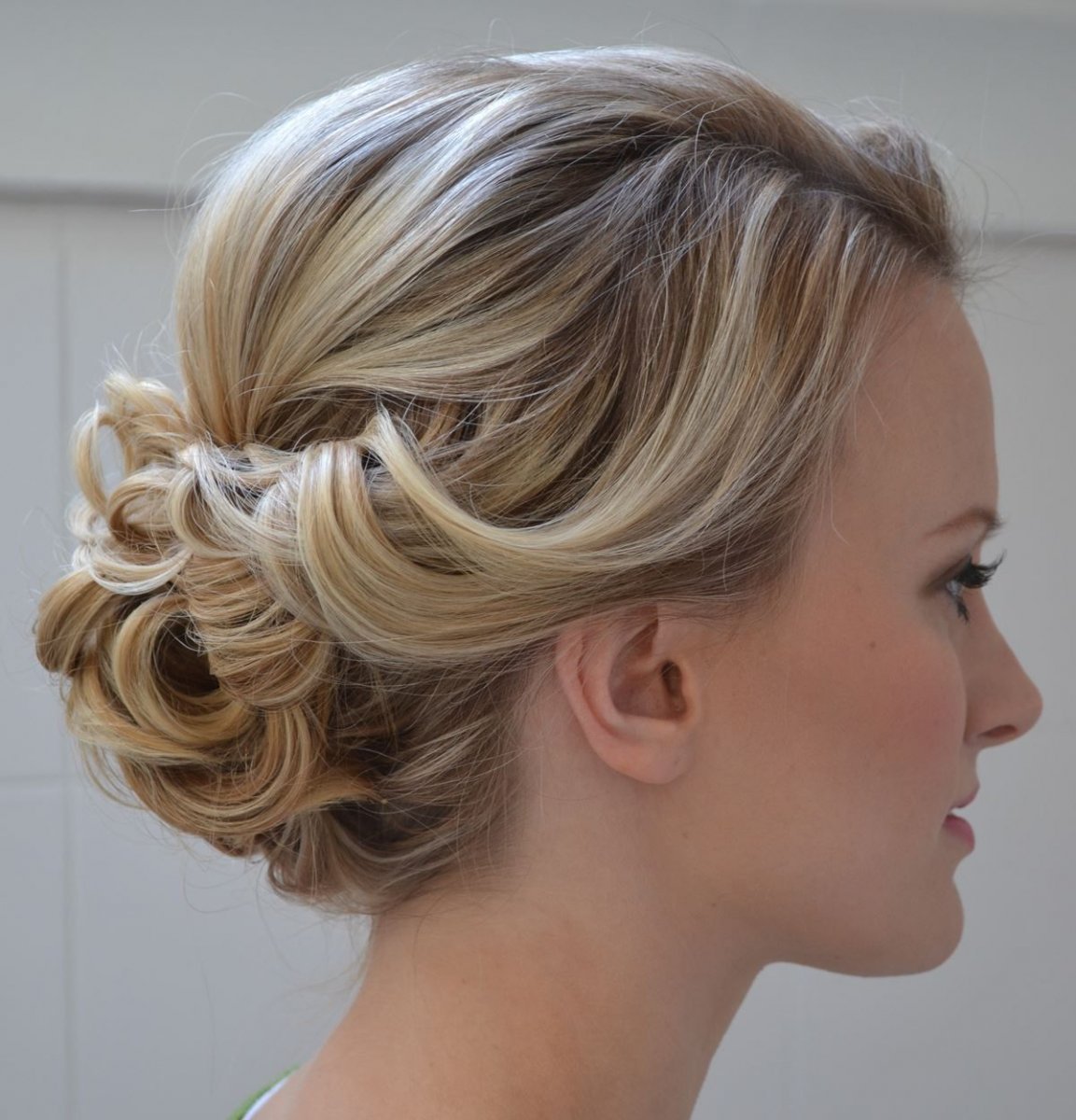 Собранная прическа на каре