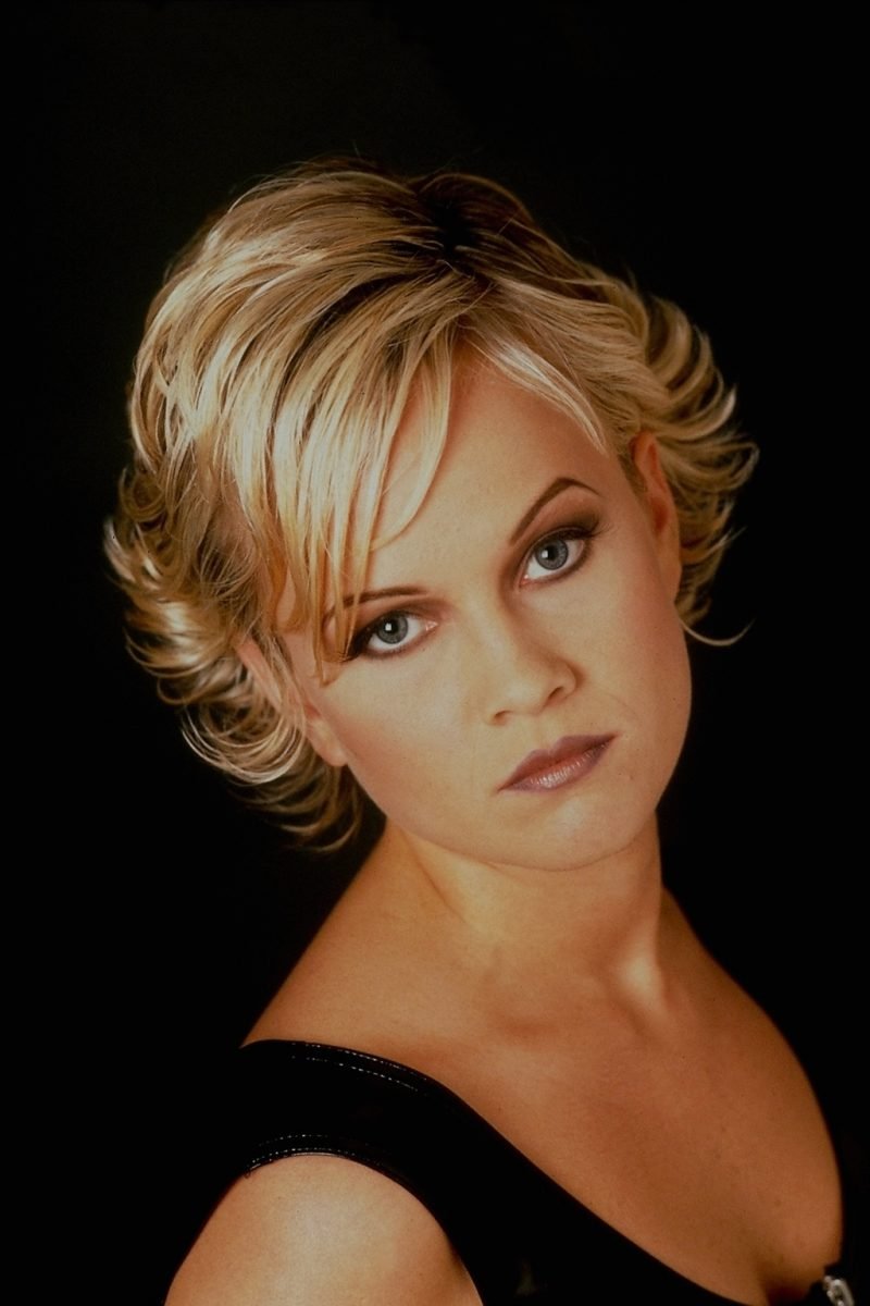 Укладка коротких волос наружу