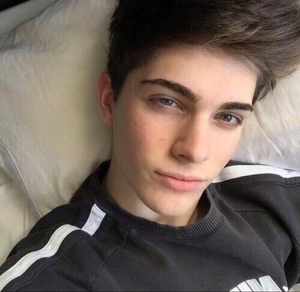 Ману Риос в 15