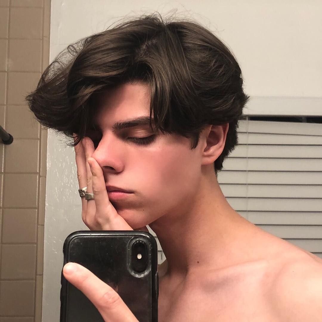 Мальчики с коричневыми волосами