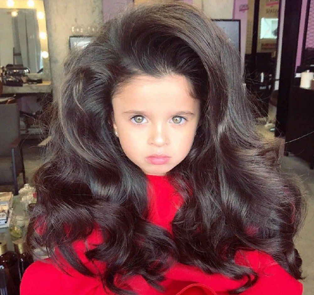 Каштановые волосы у ребенка