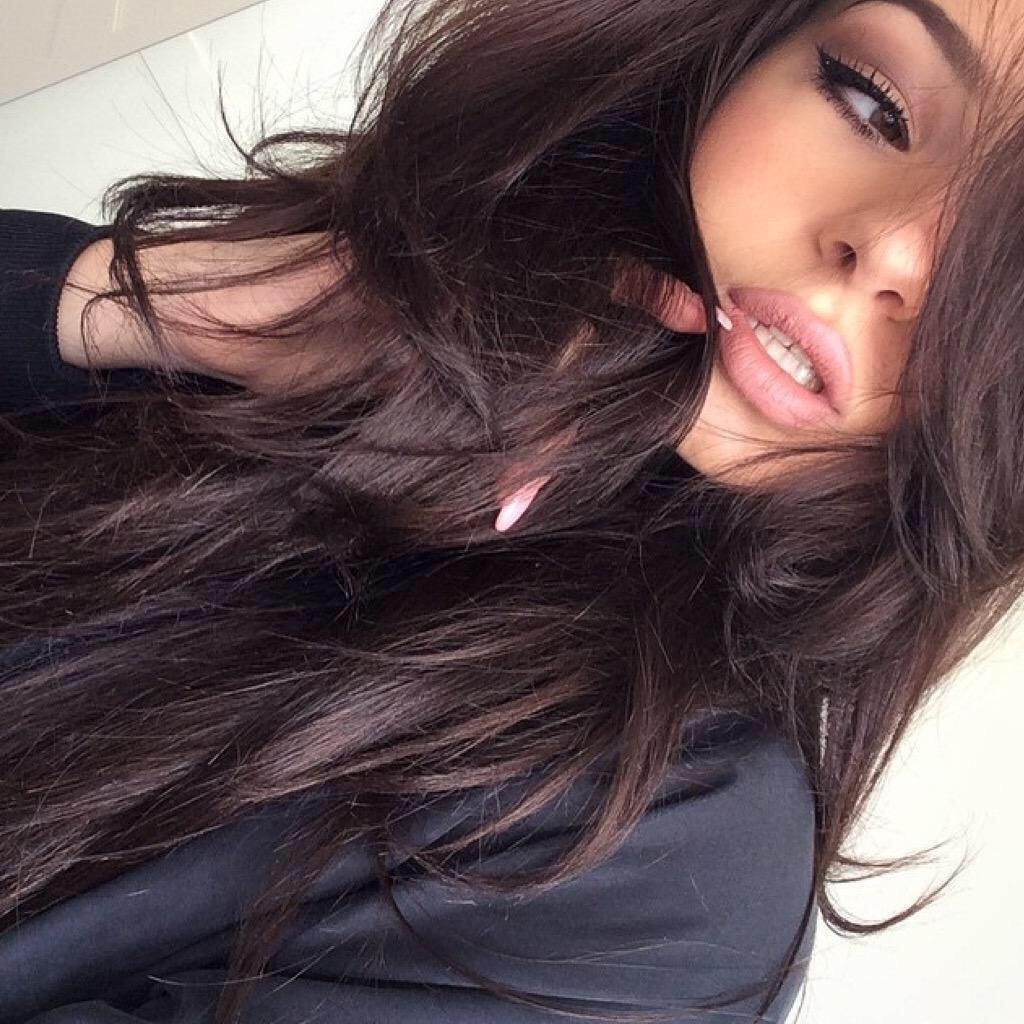 Барбара Палвин селфи