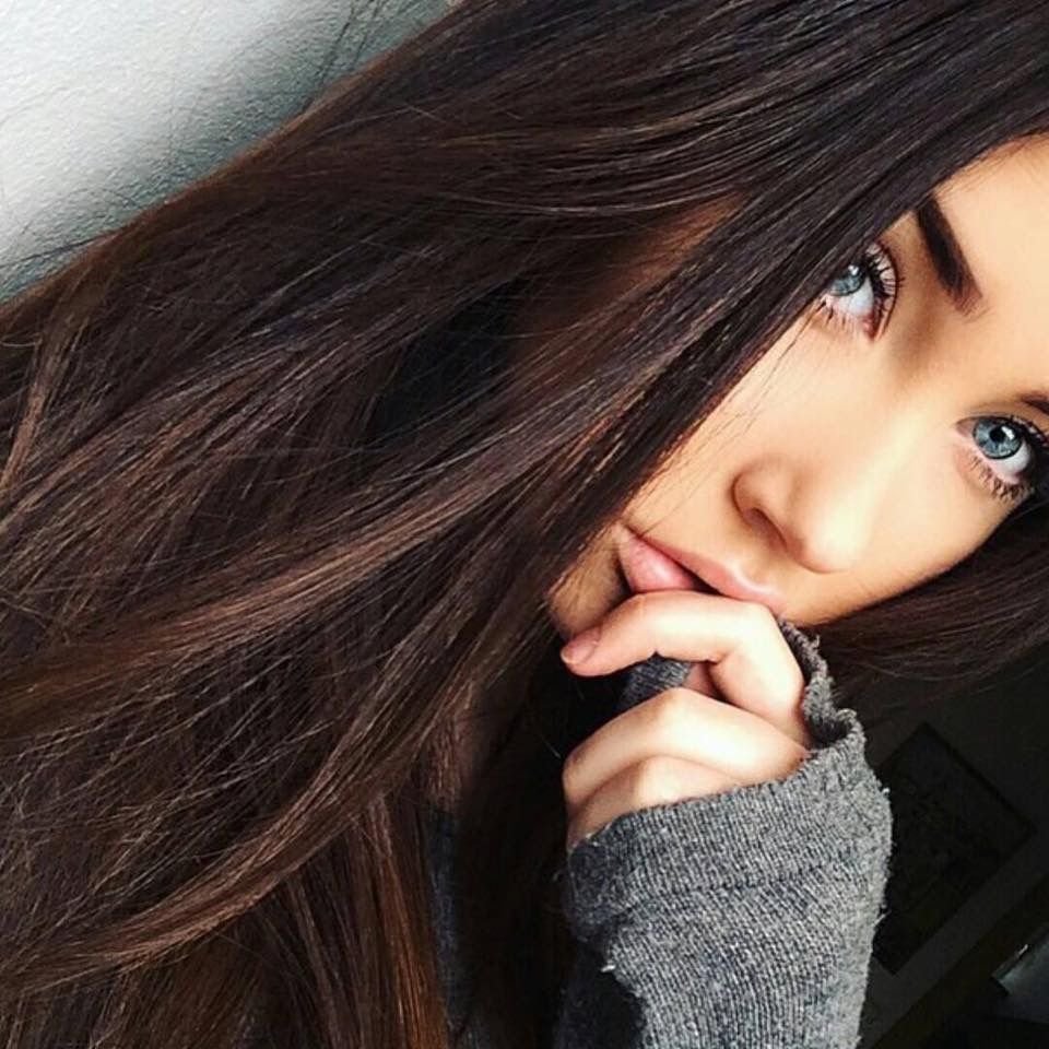 Каштановые волосы у девушек