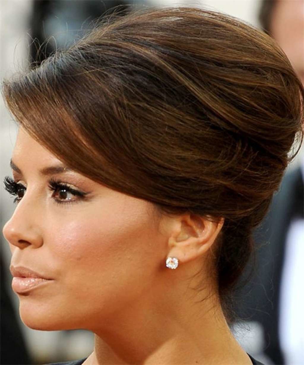 Прическа кудряшки на средние волосы