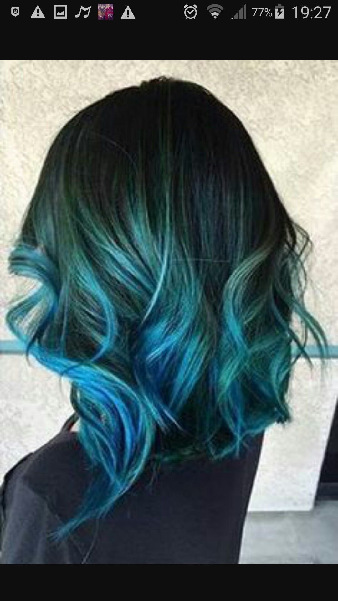 Голубые кончики на русых волосах