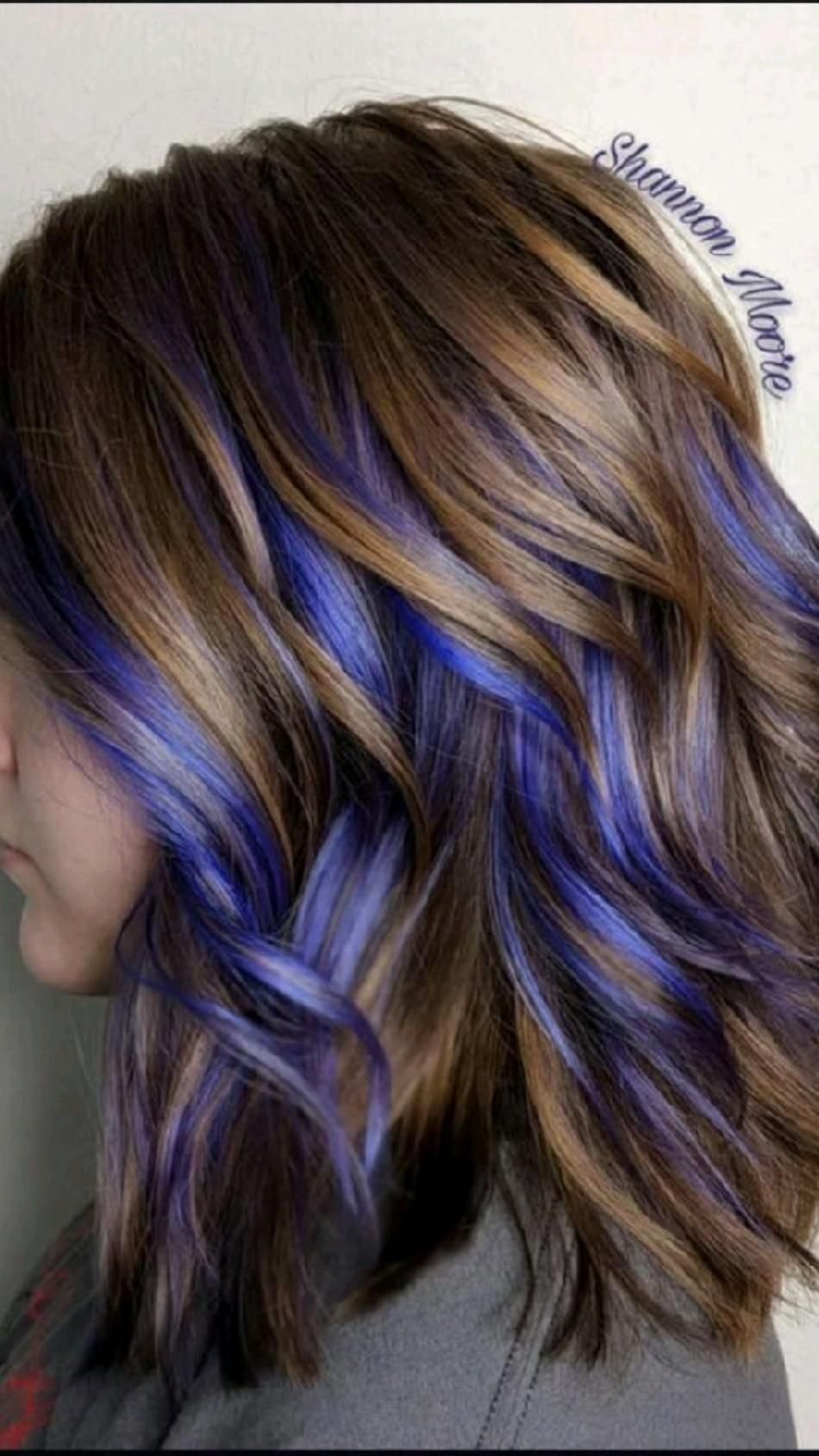 Голубые пряди