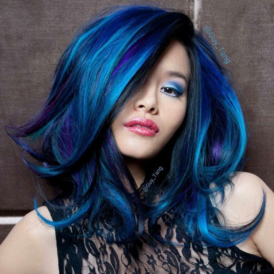 Мелирование синим цветом на темные волосы