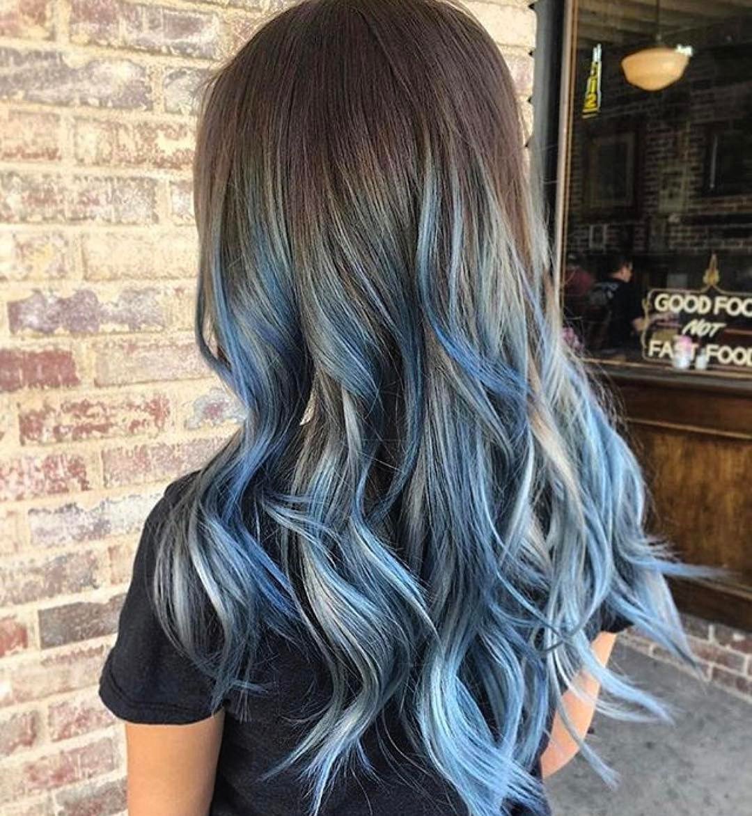 Синее мелирование на темные волосы