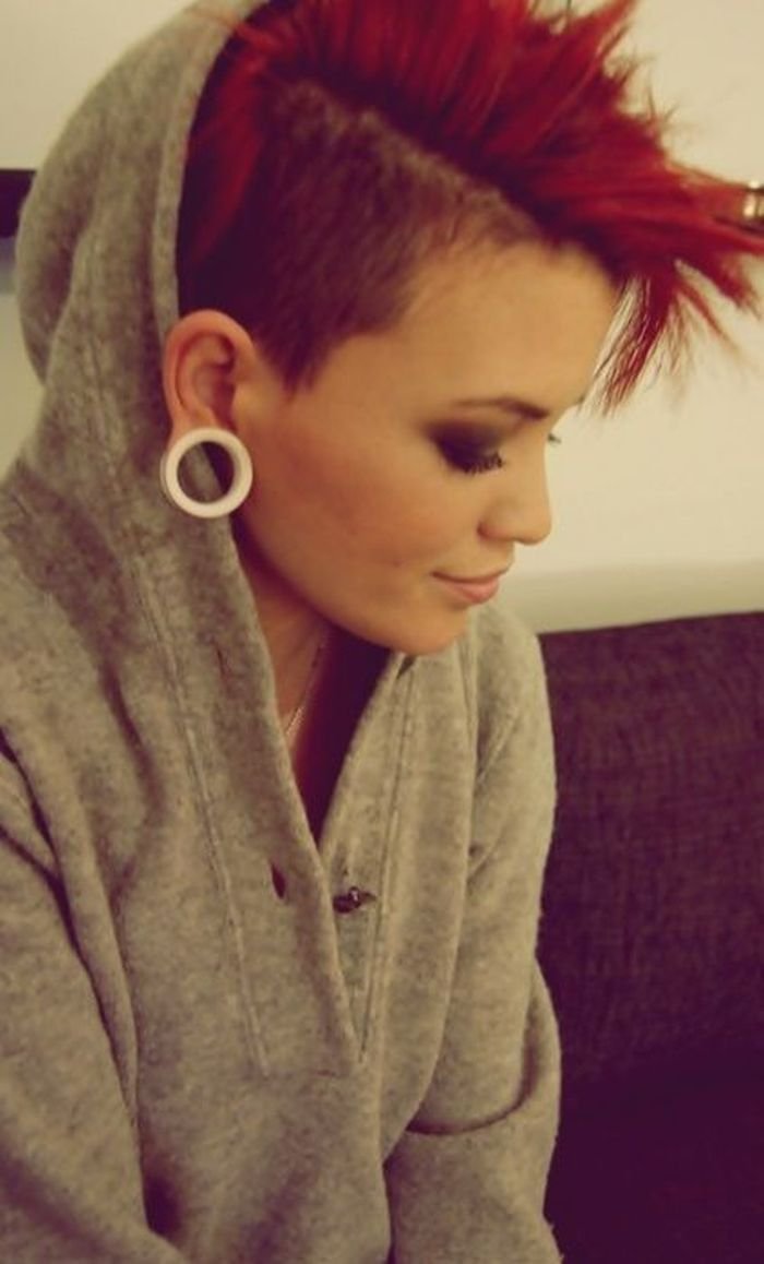 Шер Ллойд причёска