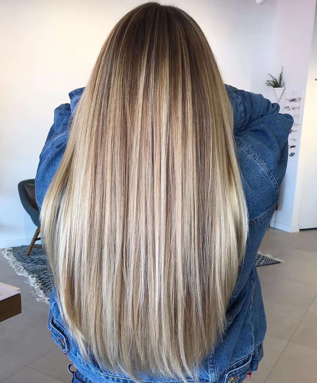 Мелирование на прямых волосах