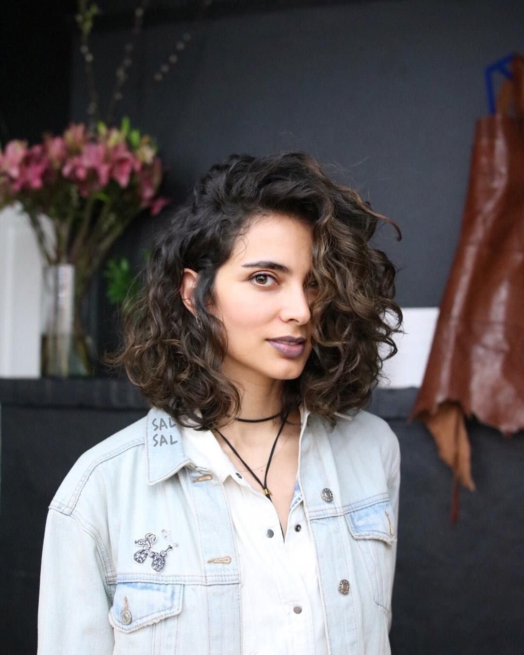 Короткое каре на кудрявые волосы