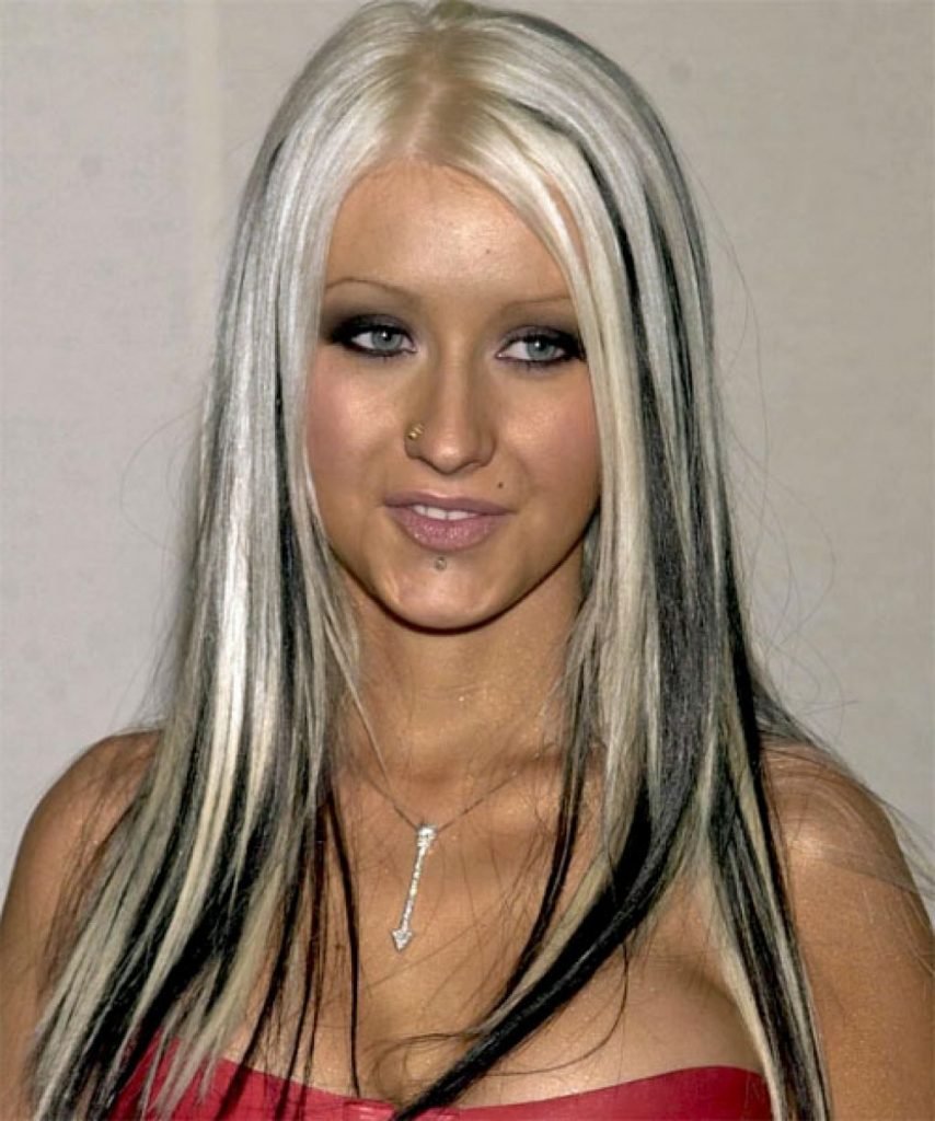 Волосы с белыми прядями