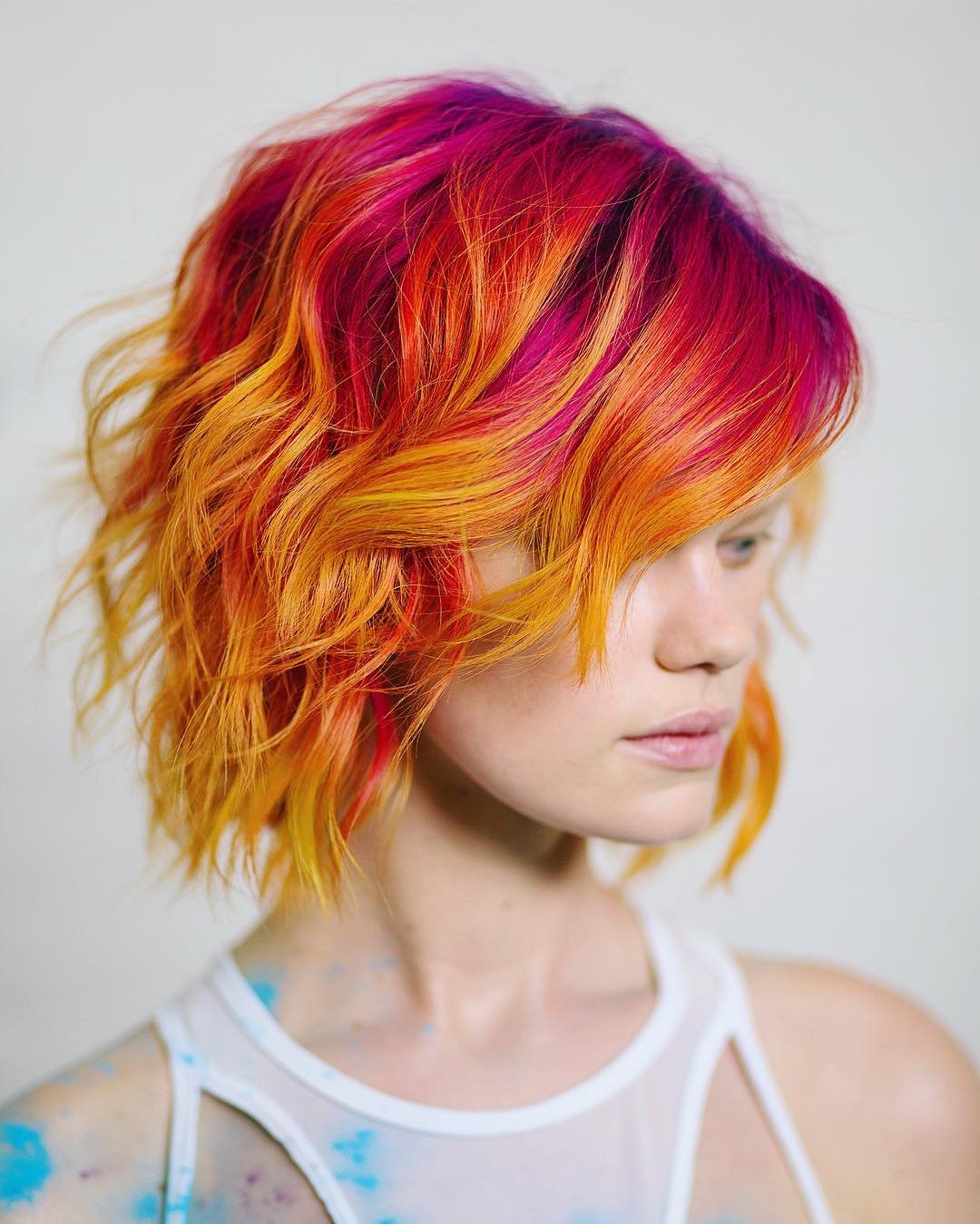 Цветное окрашивание на средние волосы