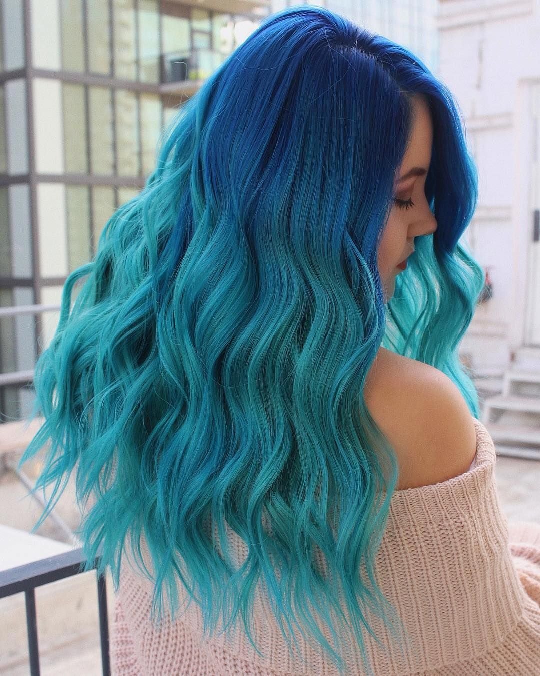 Синий цвет волос