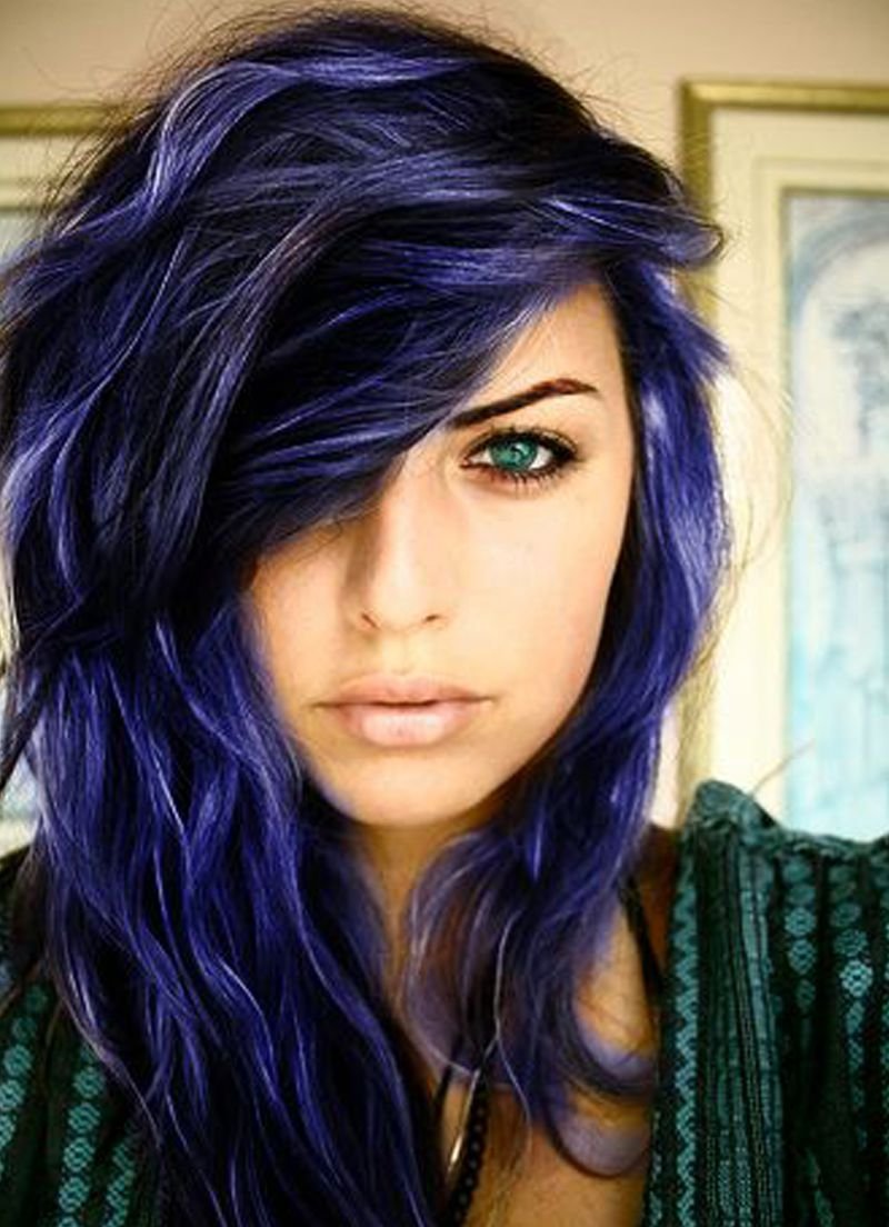 Черно синие пряди