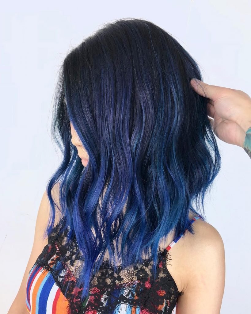 Синее омбре на черные волосы