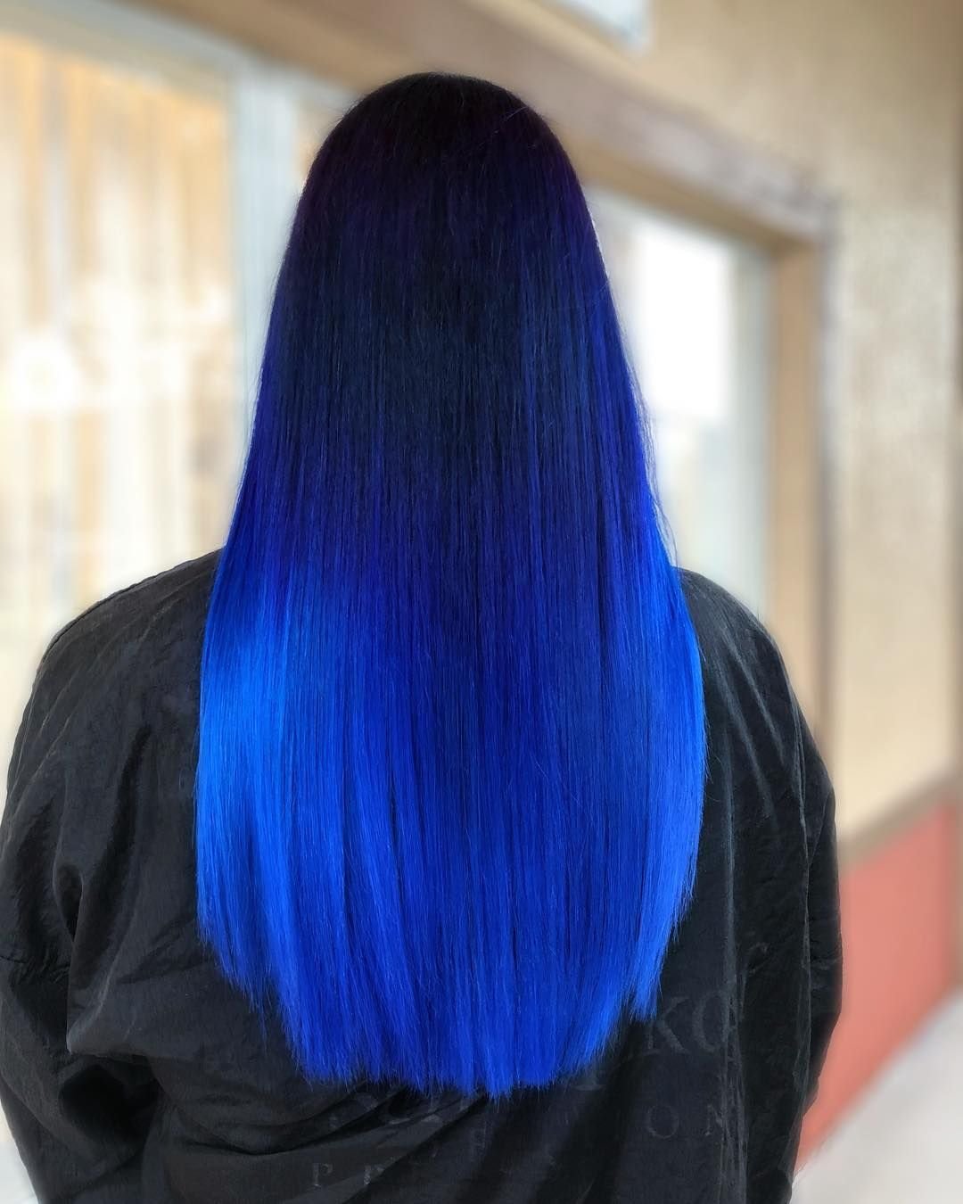 Окрашивание волос в синий цвет