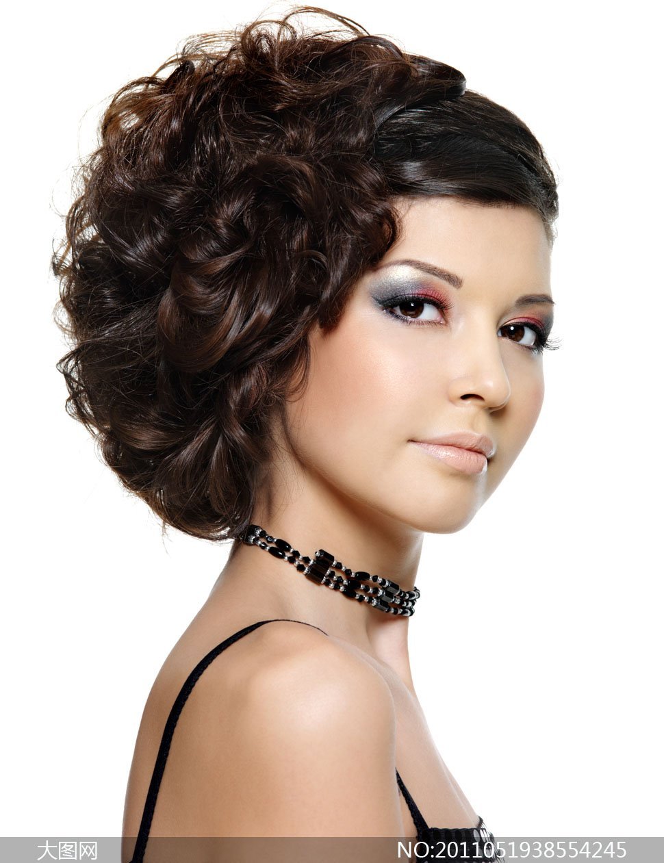 Вечерние прически на короткие кудрявые волосы