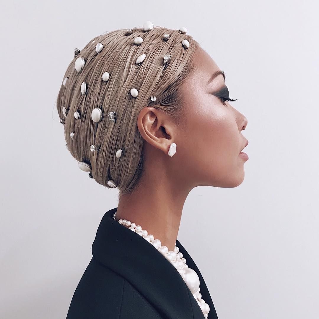 Ванесса Хонг заколки