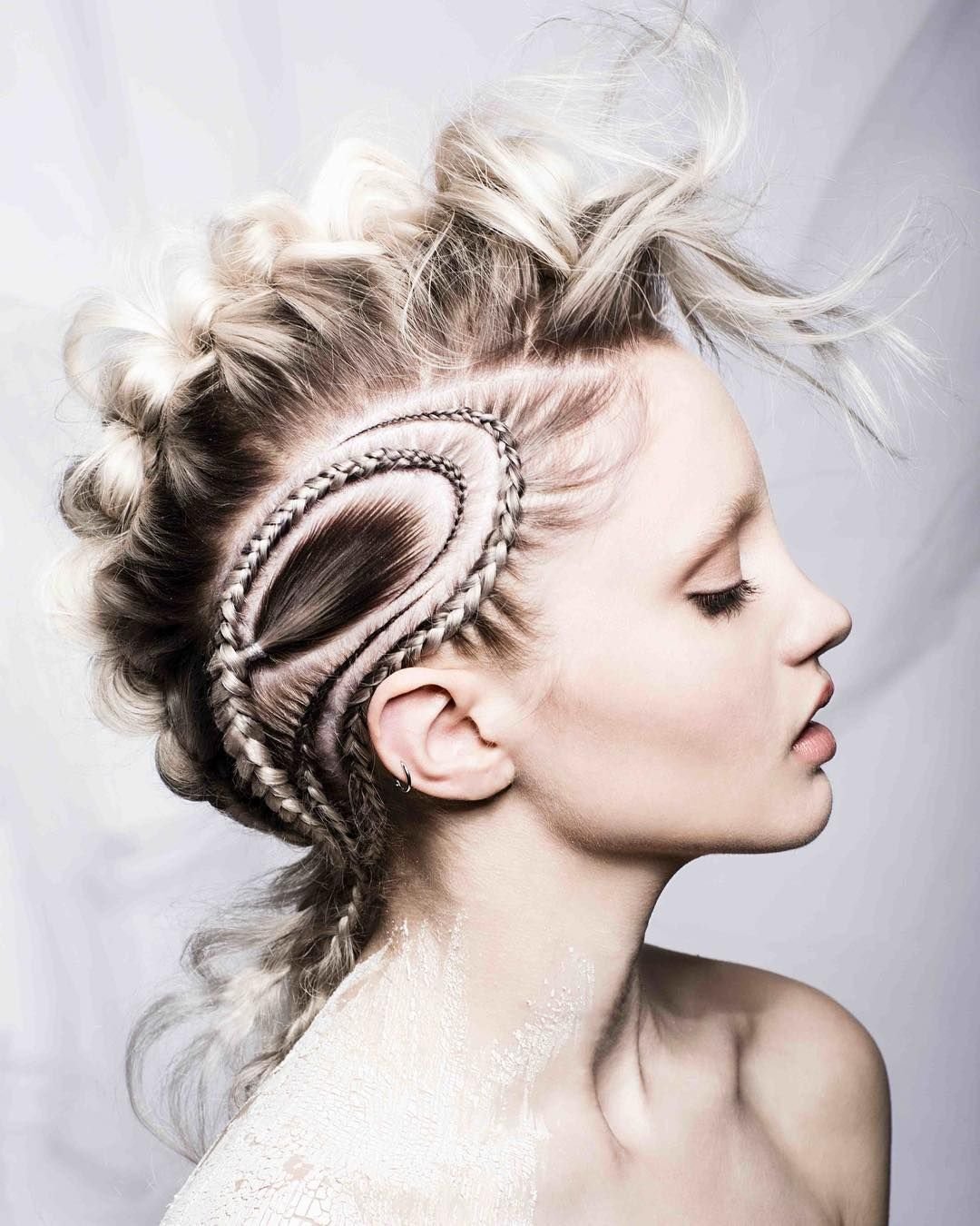 Фантазийные прически