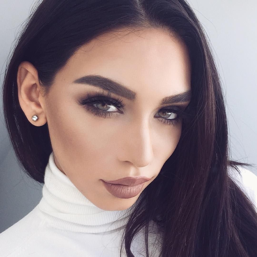 Коричневые брови у брюнеток