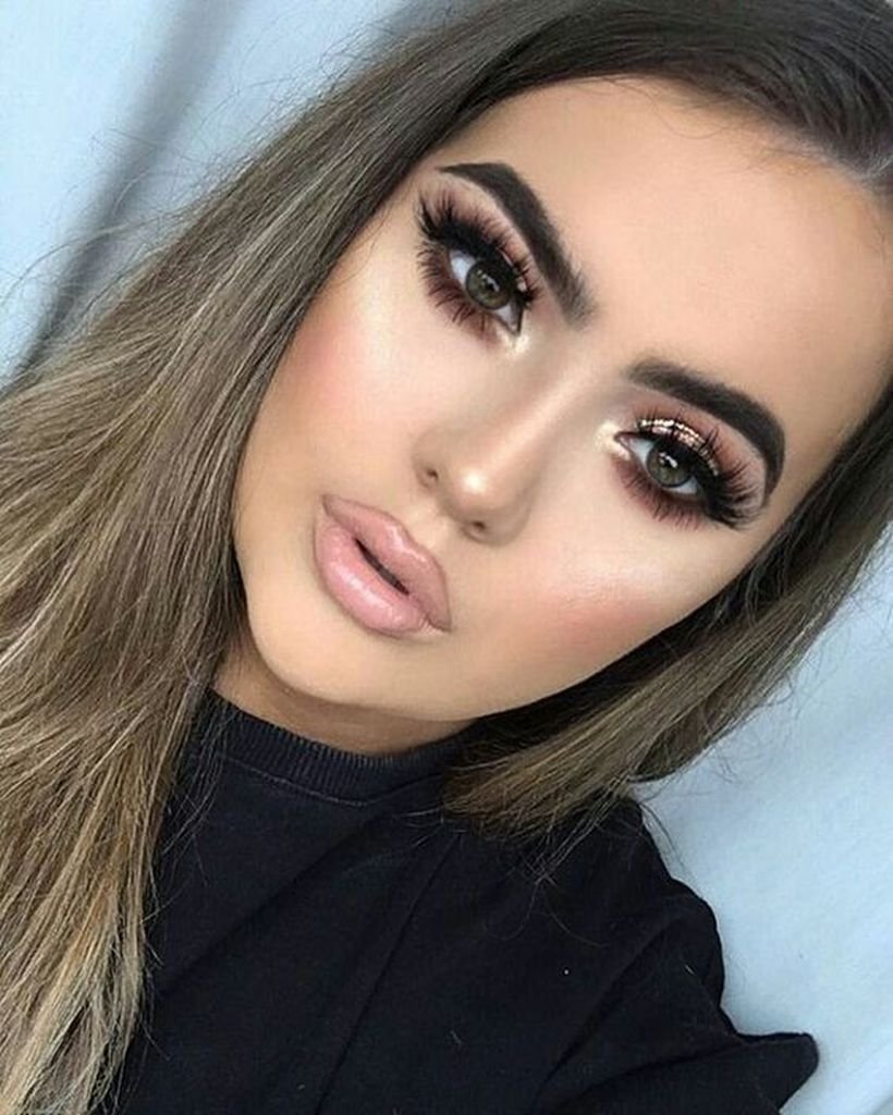 Мейк для карих глаз и русых волос