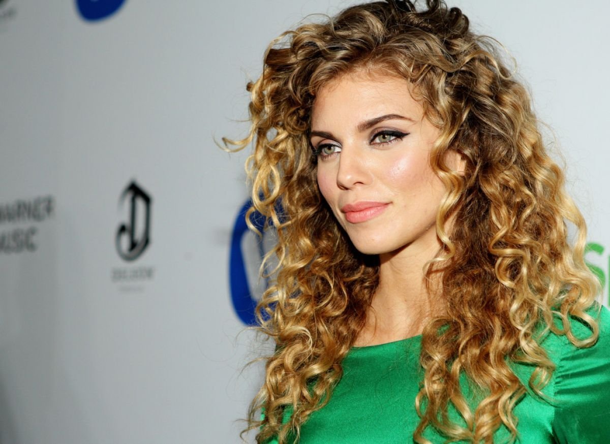 Мокрая химия на средние волосы