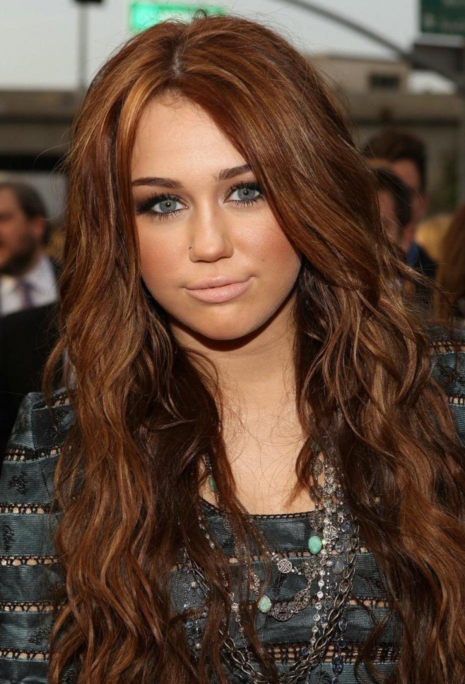 Медный Обурн цвет волос