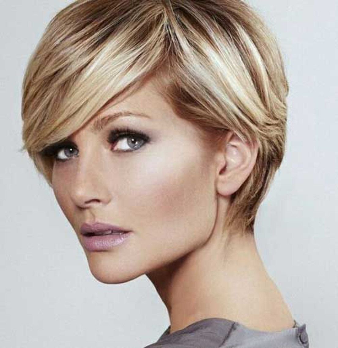 Стрижка Пикси Боб на короткие светлые волосы