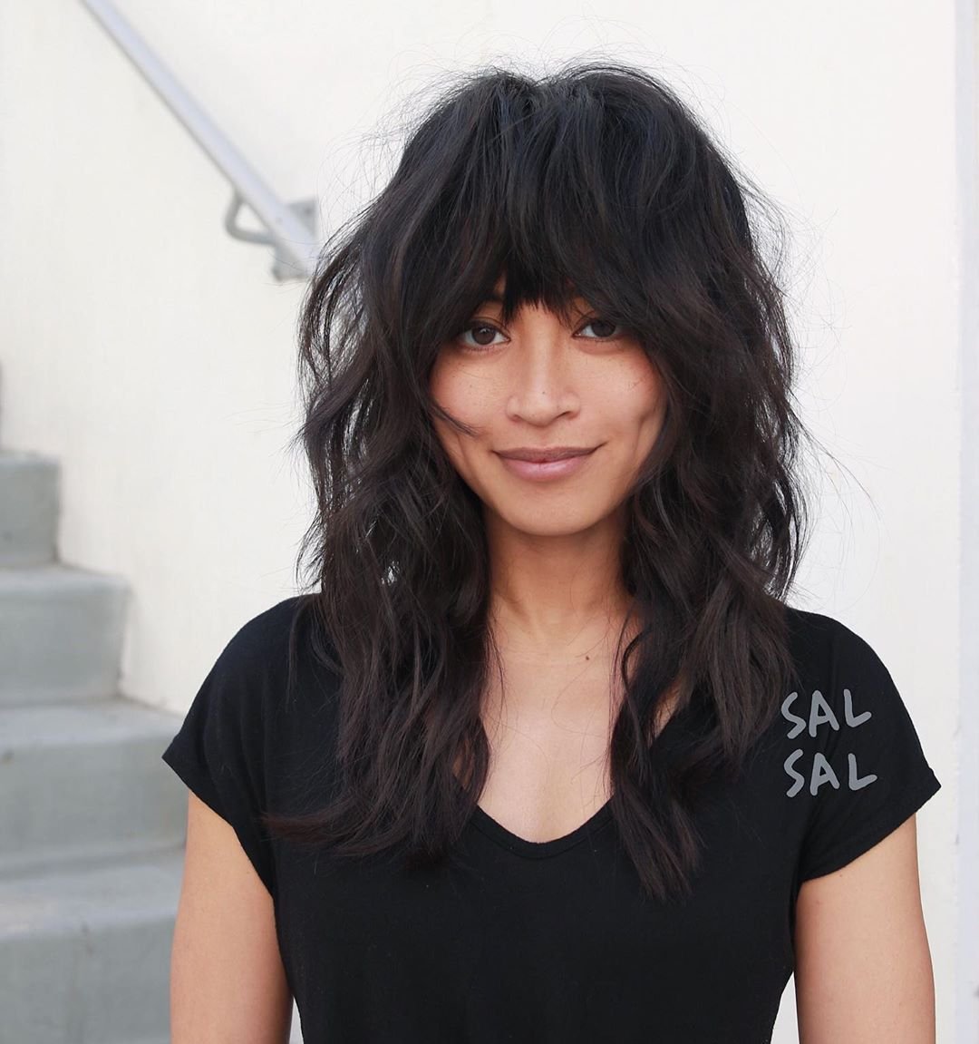 Стрижка на длинные черные волосы