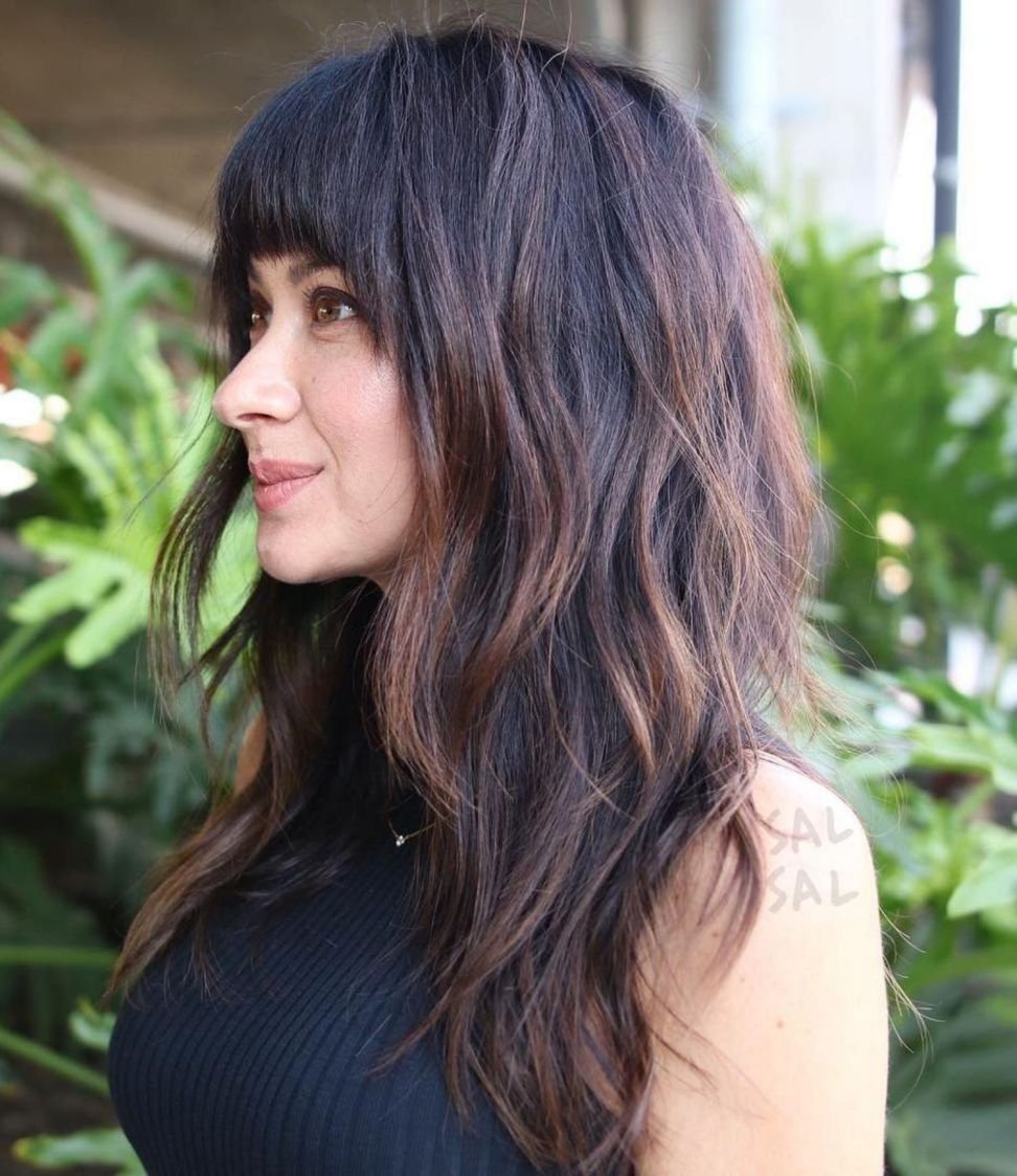 Стрижка на длинные черные волосы