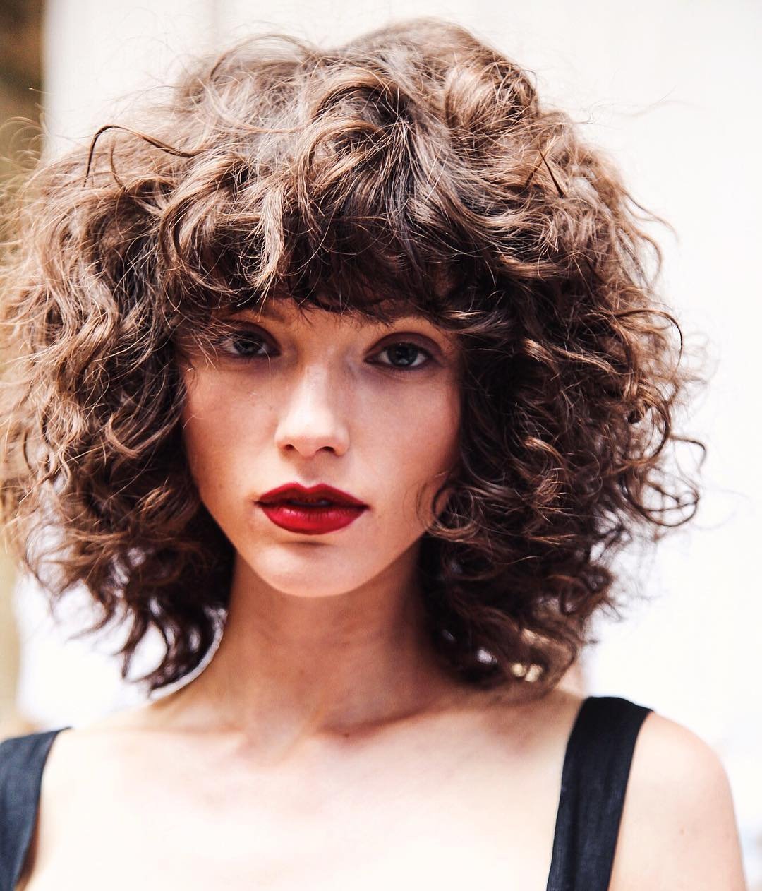 Curly Bob модель