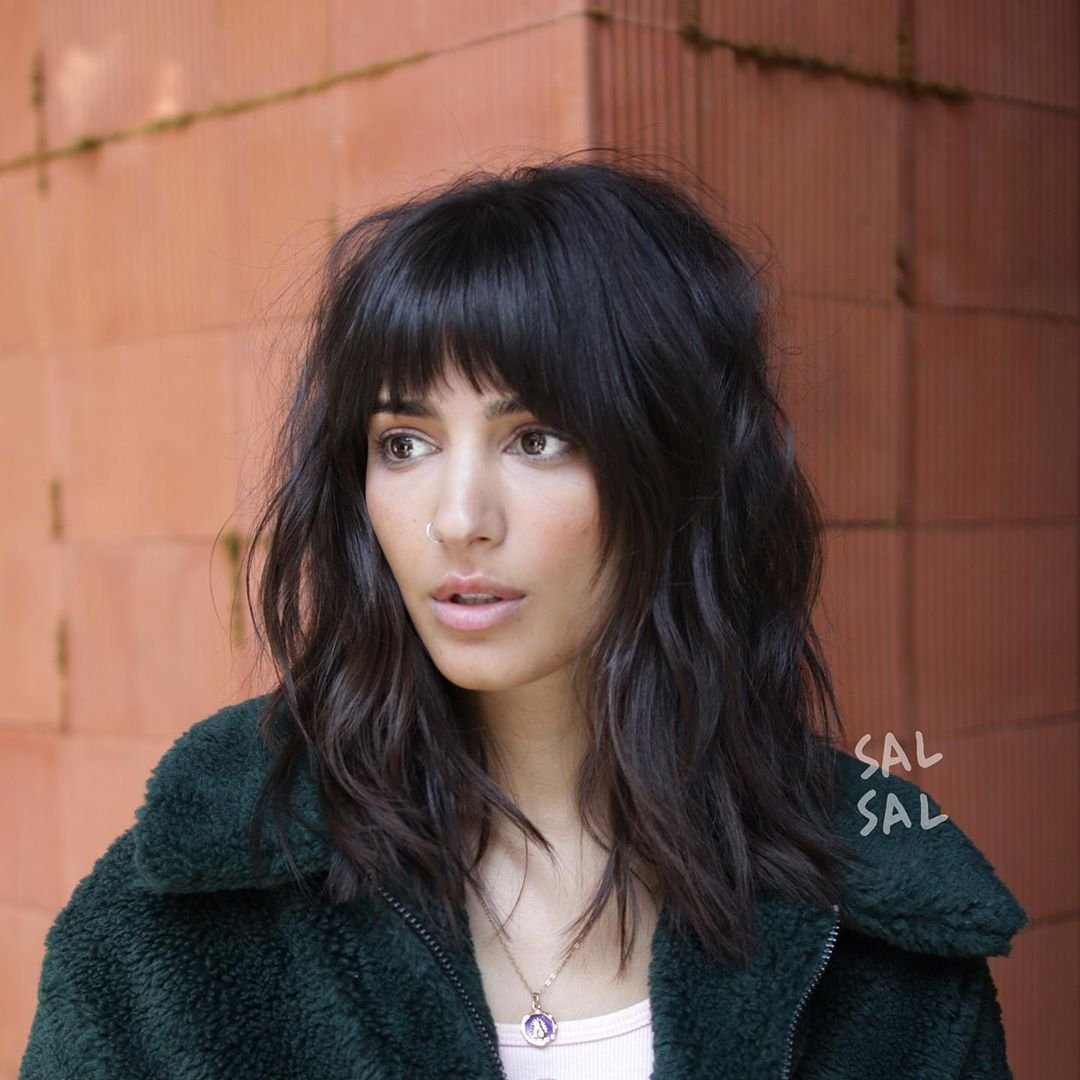 Каскад на волосы с челкой 2021