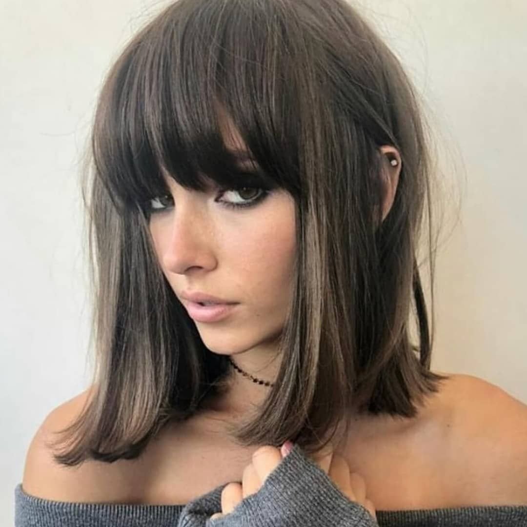 Blunt Bob стрижка с челкой