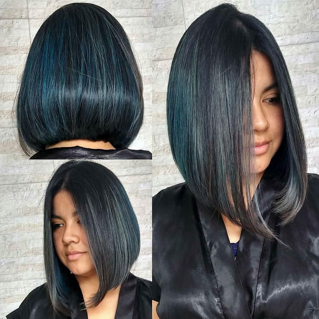 Темное каре с красными прядями